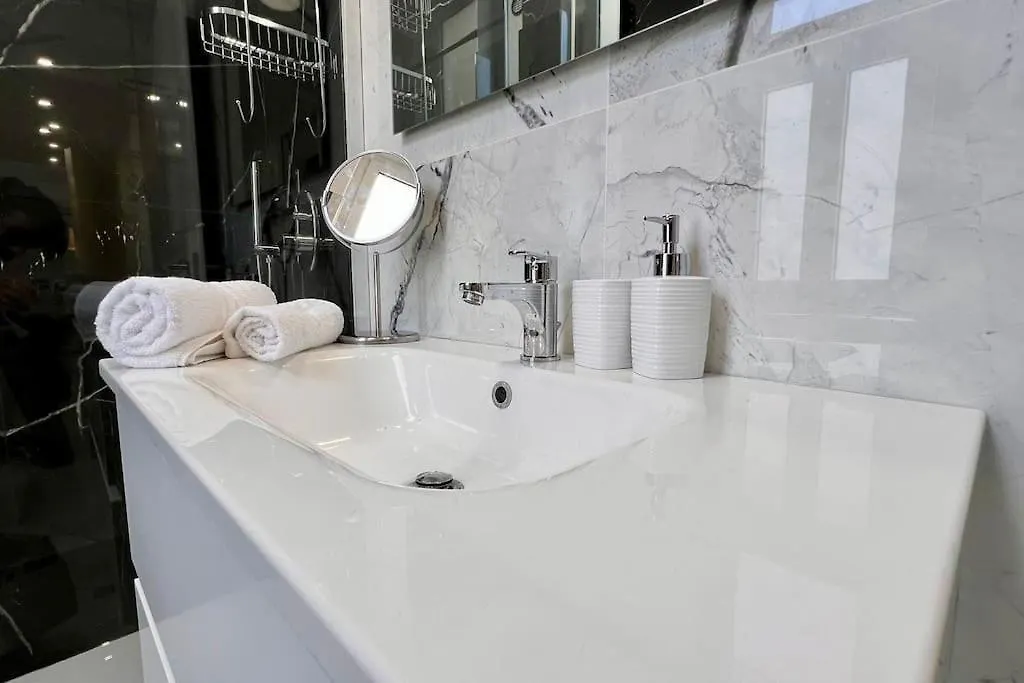Appartamento Urban House - Modern Flat Navigli Milan Center 0*,  Italia
